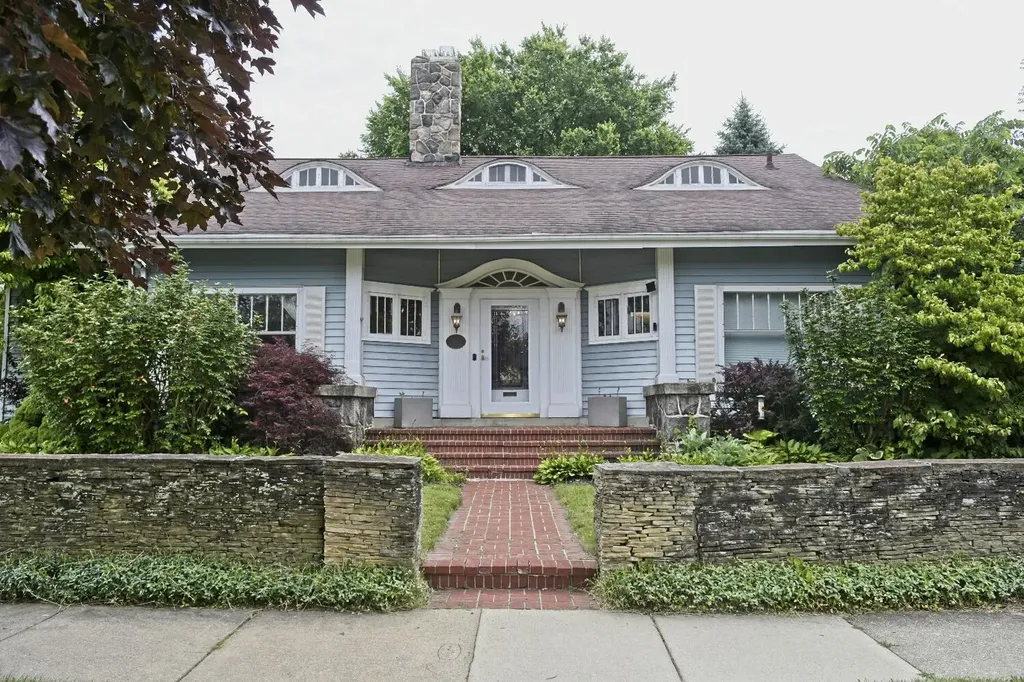 311 S Thompson Street Jackson City MI 49203