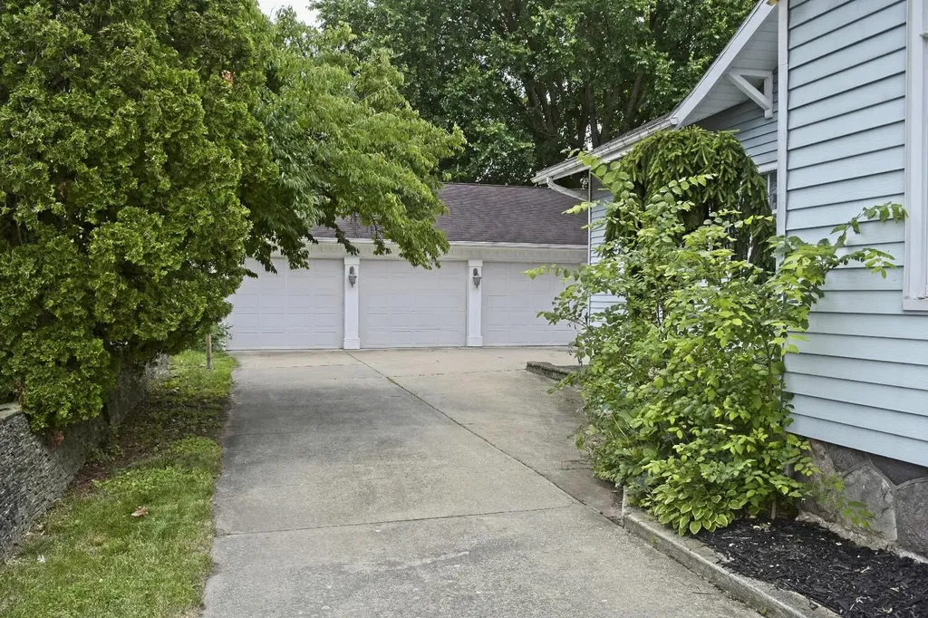 311 S Thompson Street Jackson City MI 49203