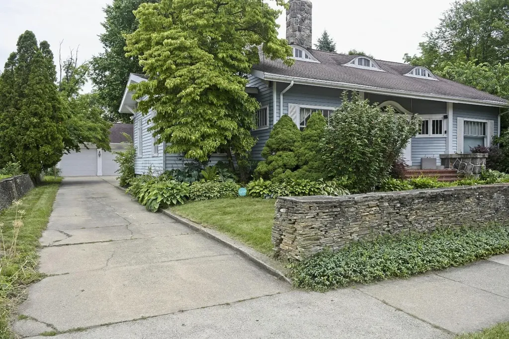 311 S Thompson Street Jackson City MI 49203