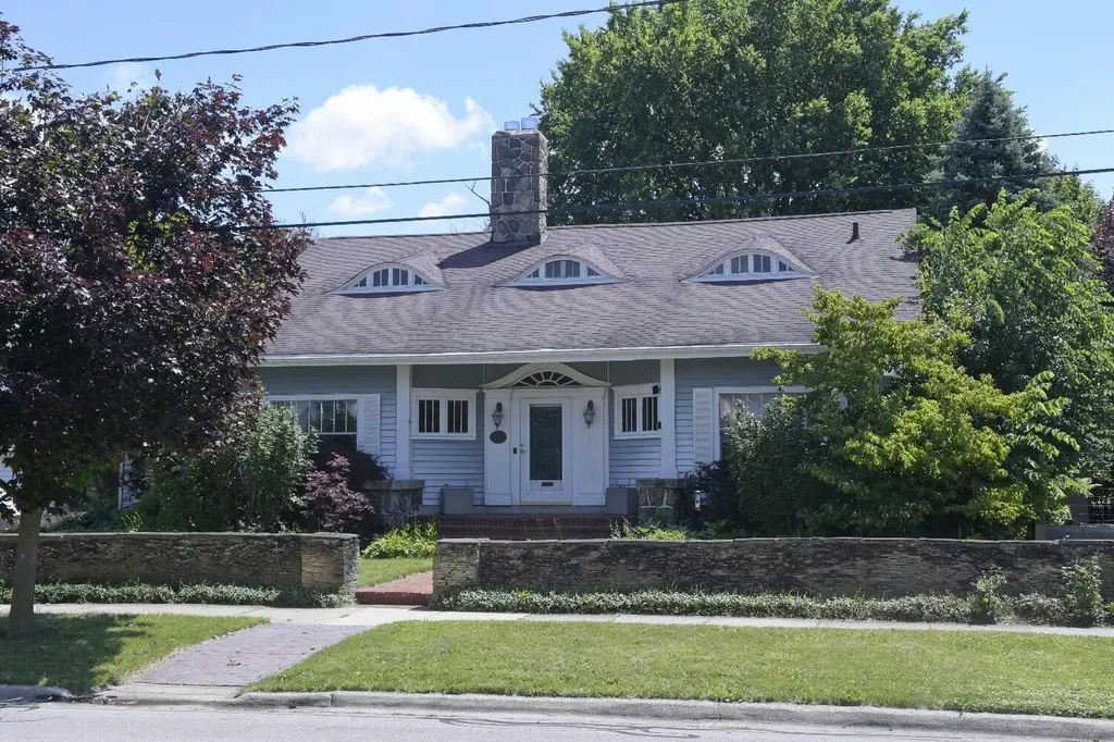 311 S Thompson Street Jackson City MI 49203