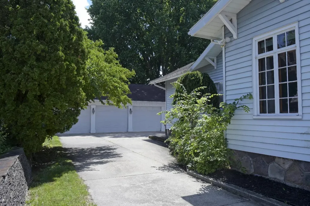 311 S Thompson Street Jackson City MI 49203