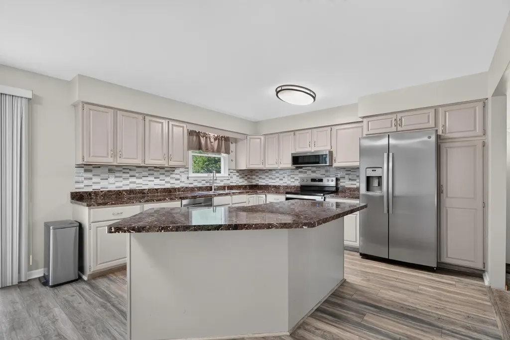6276 Burning Tree Street Blackman Charter Township MI 49201