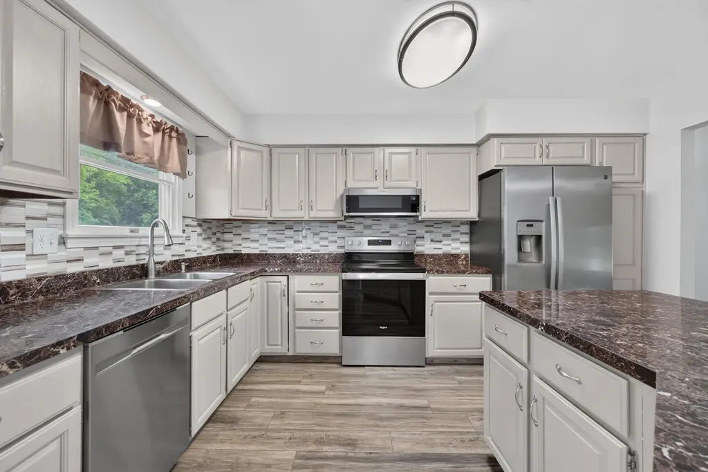 6276 Burning Tree Street Blackman Charter Township MI 49201