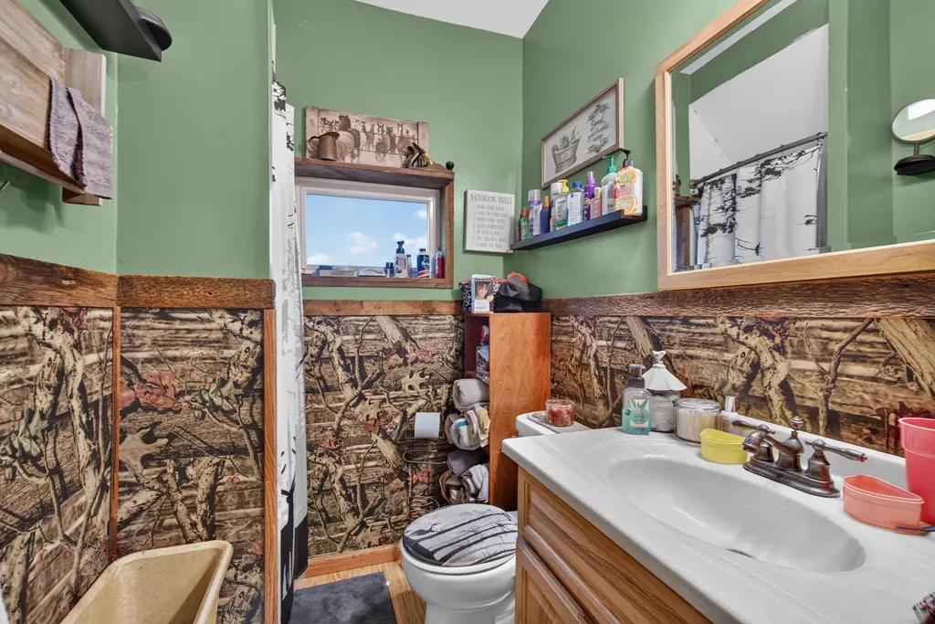 663 Oakhill Avenue Jackson City MI 49201