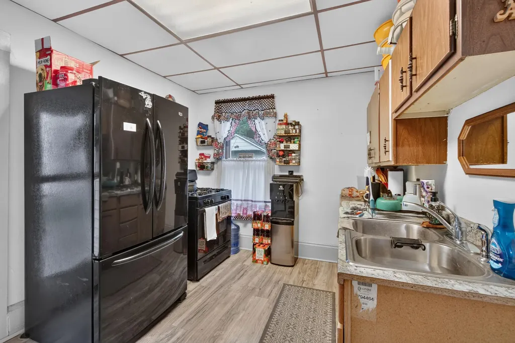 663 Oakhill Avenue Jackson City MI 49201