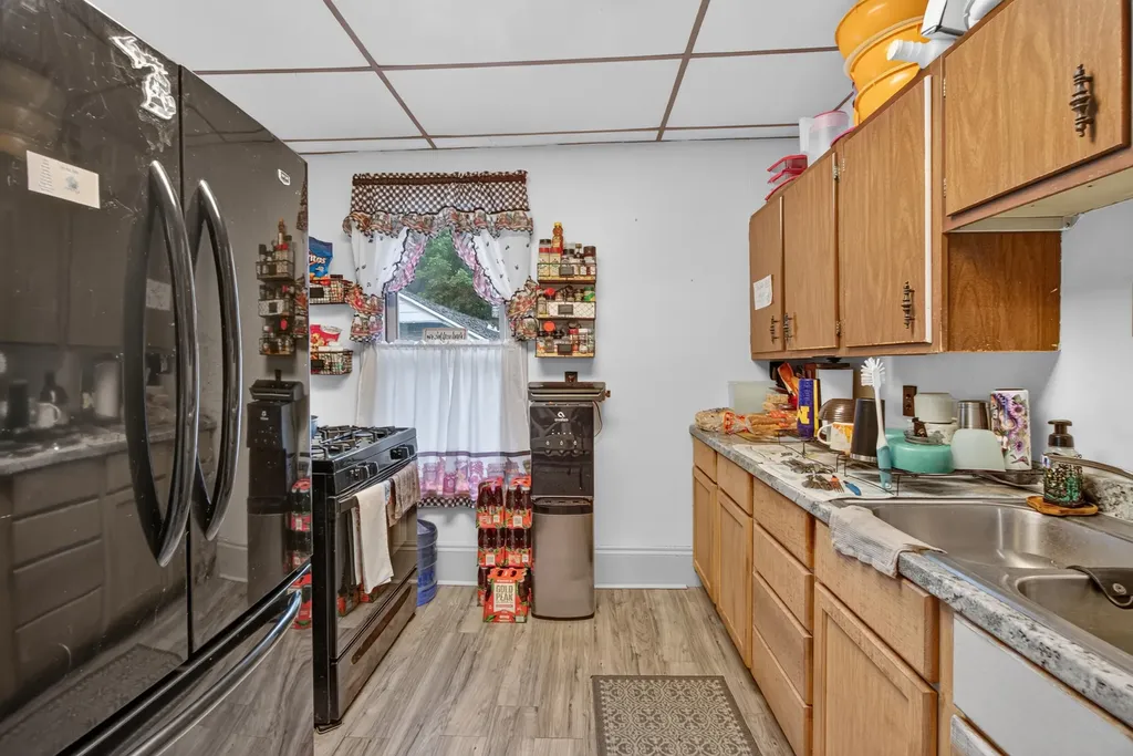 663 Oakhill Avenue Jackson City MI 49201