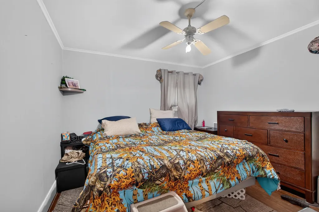 663 Oakhill Avenue Jackson City MI 49201