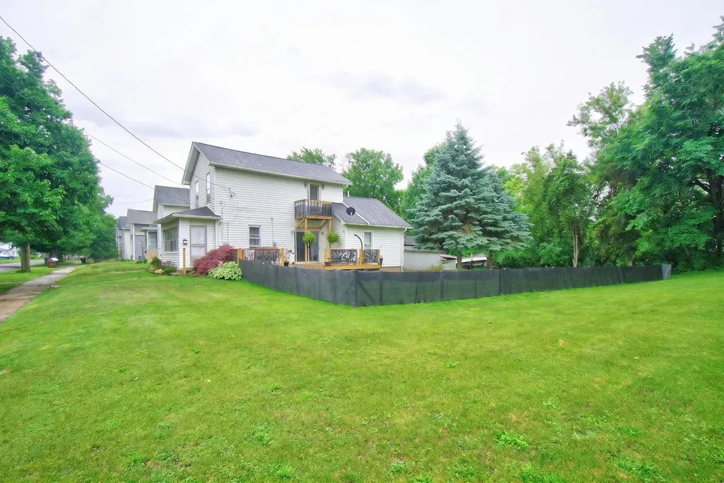 663 Oakhill Avenue Jackson City MI 49201