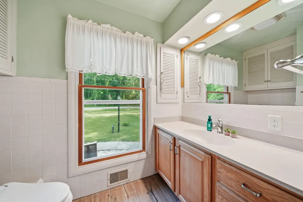29260 Albion Road Albion Township MI 49224