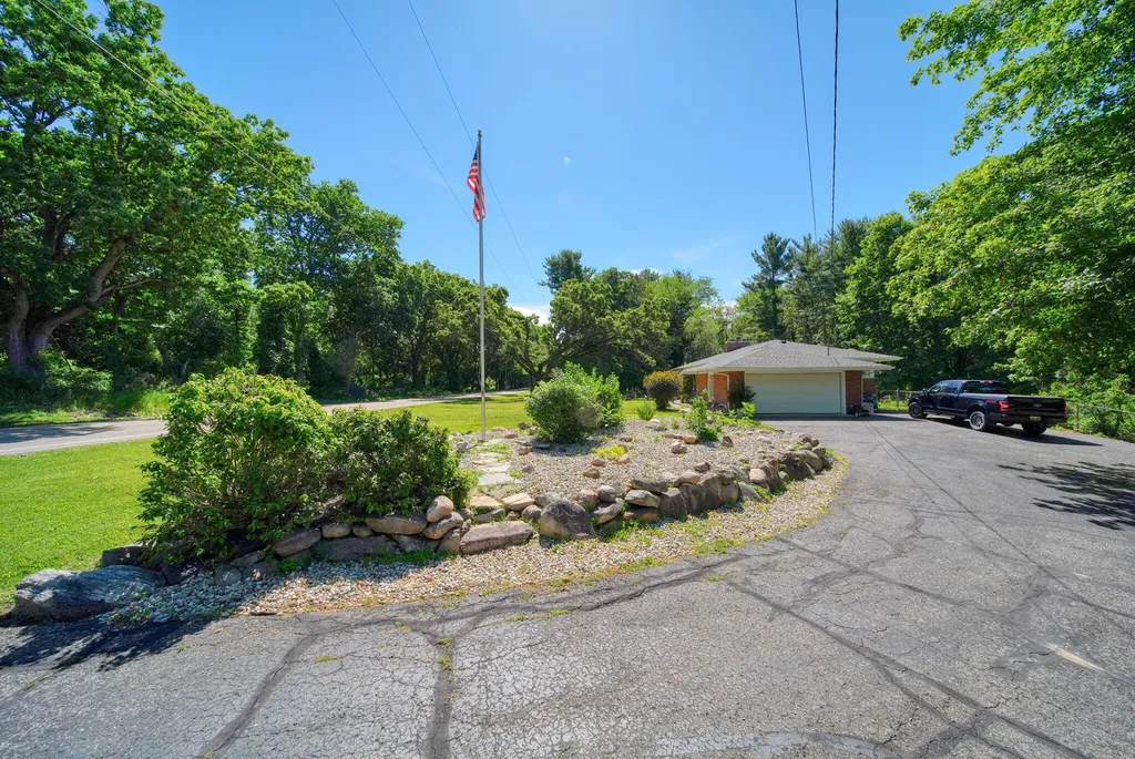 29260 Albion Road Albion Township MI 49224