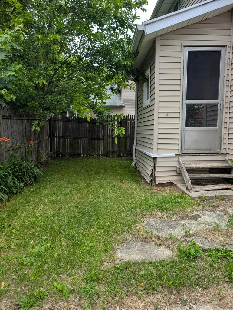 1913 Plymouth Street Jackson City MI 49203