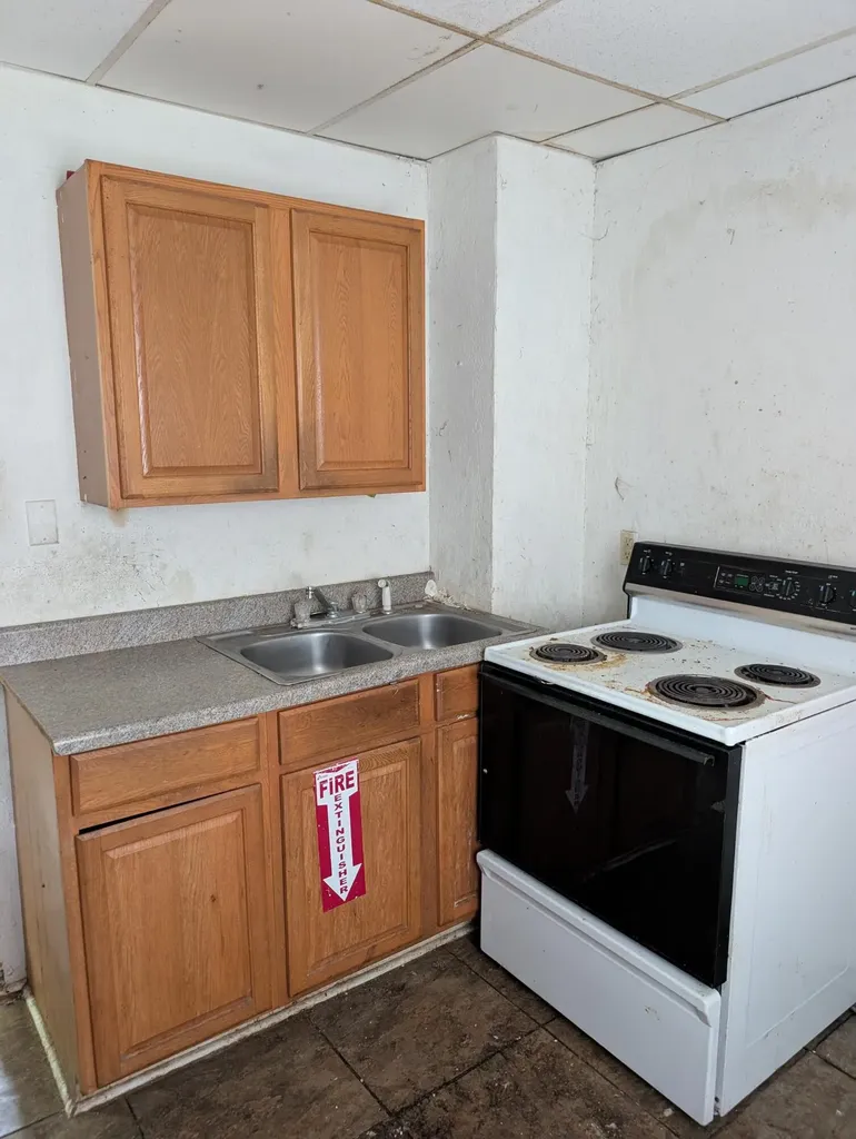 1913 Plymouth Street Jackson City MI 49203
