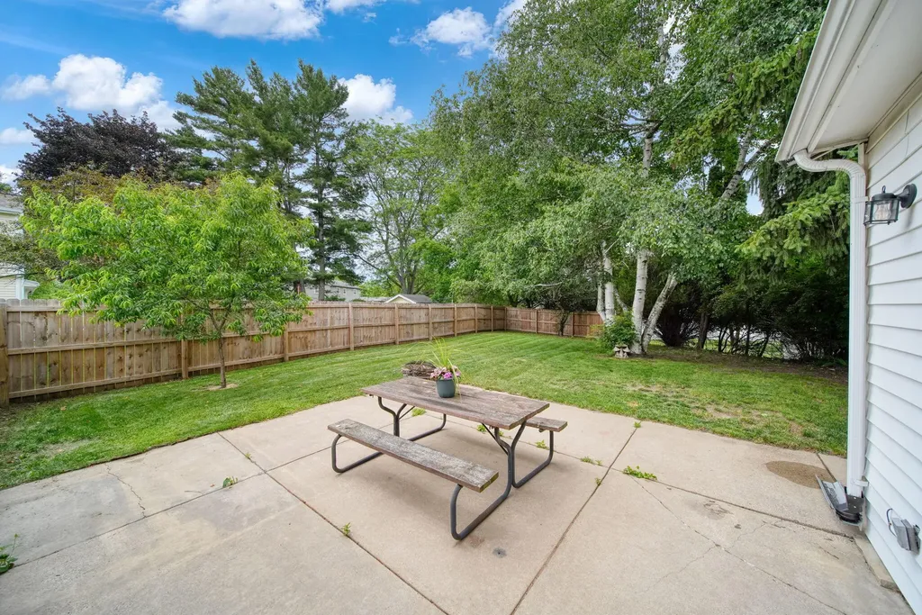 800 Hazelwood Boulevard Summit Township MI 49203