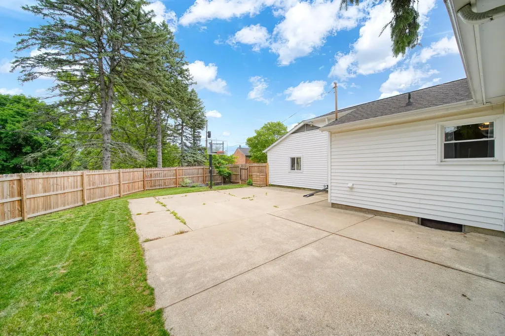 800 Hazelwood Boulevard Summit Township MI 49203