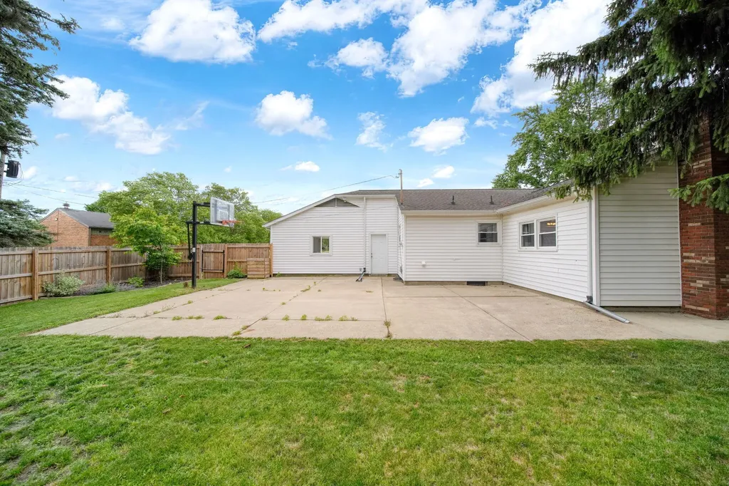 800 Hazelwood Boulevard Summit Township MI 49203