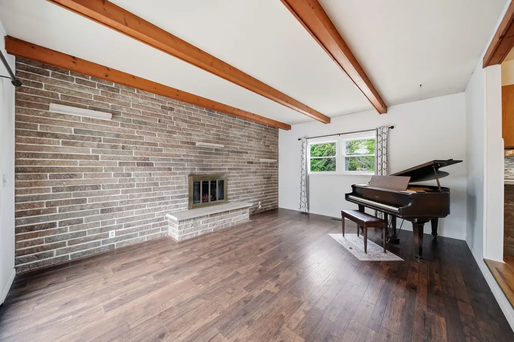 800 Hazelwood Boulevard Summit Township MI 49203
