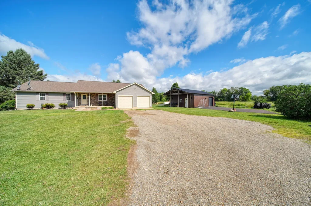 13700 Clinton Road Tompkins Township MI 49264
