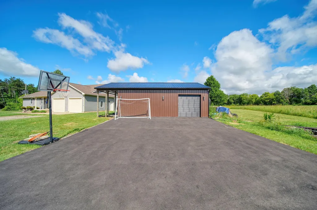 13700 Clinton Road Tompkins Township MI 49264