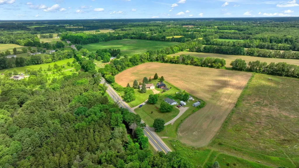 13700 Clinton Road Tompkins Township MI 49264