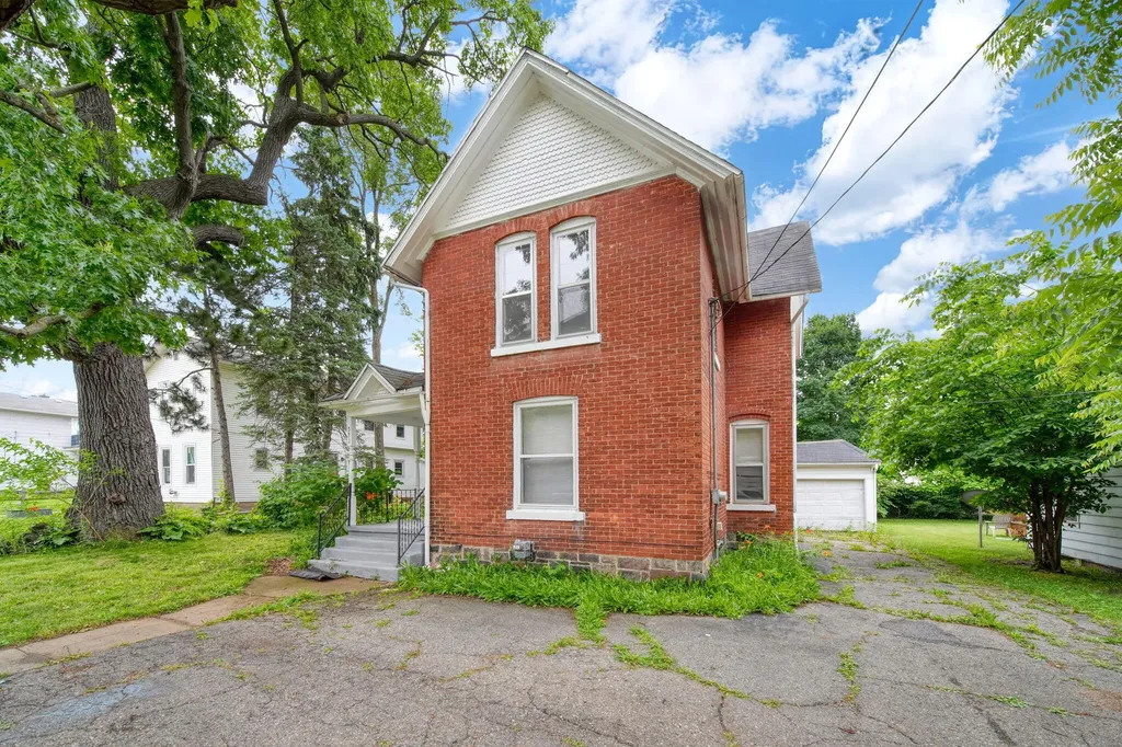 521 W Ganson Street Jackson City MI 49201