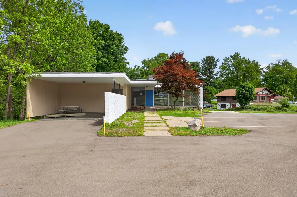 2532 Spring Arbor Road Summit Township MI 49203