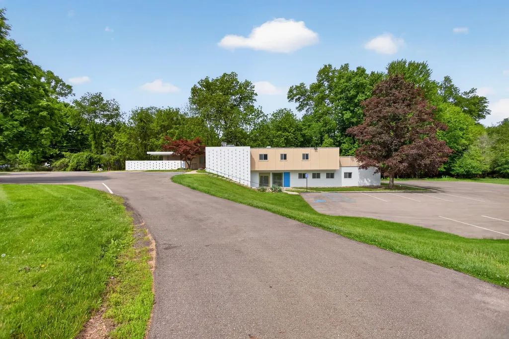 2532 Spring Arbor Road Summit Township MI 49203