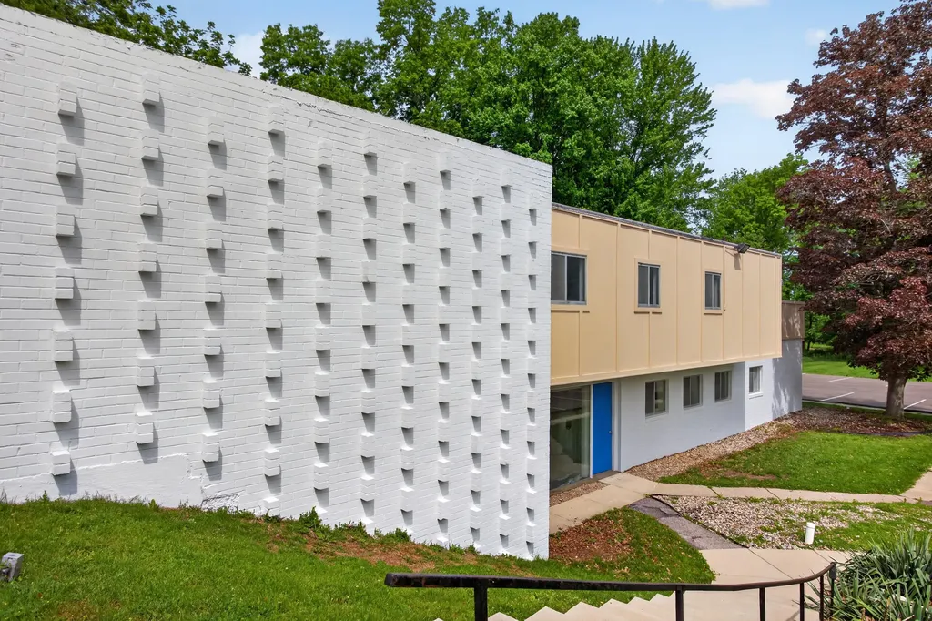 2532 Spring Arbor Road Summit Township MI 49203