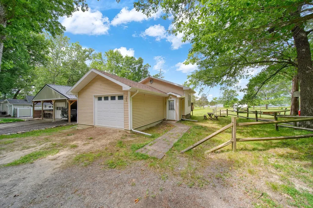 303 Cranberry Lake Road Napoleon Township MI 49201
