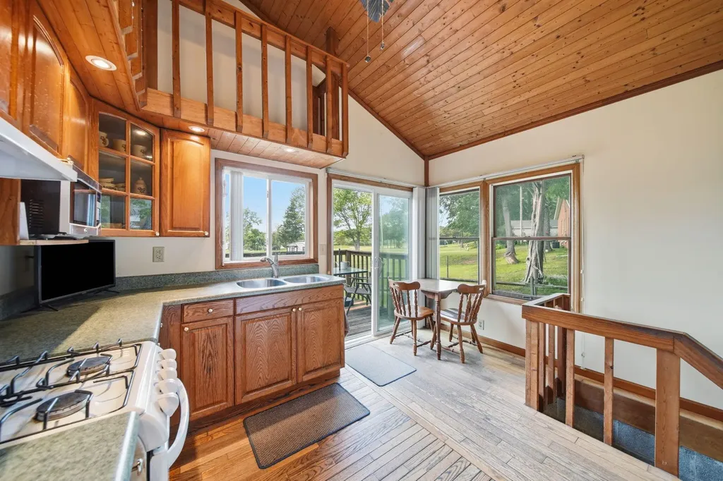 303 Cranberry Lake Road Napoleon Township MI 49201