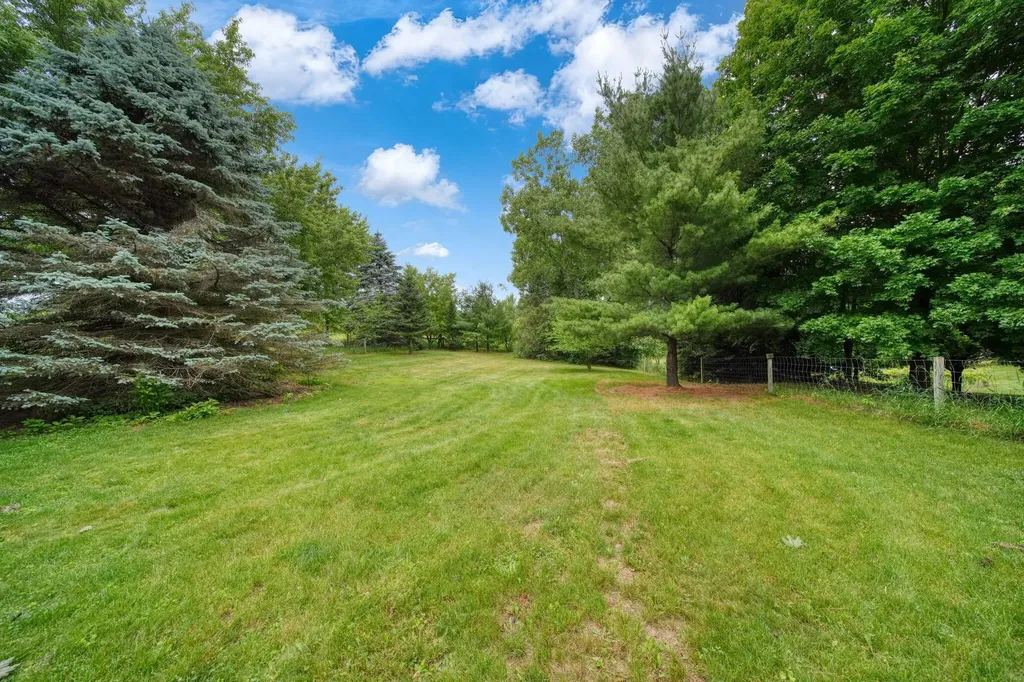 14018 E Austin Road Manchester Township MI 48158