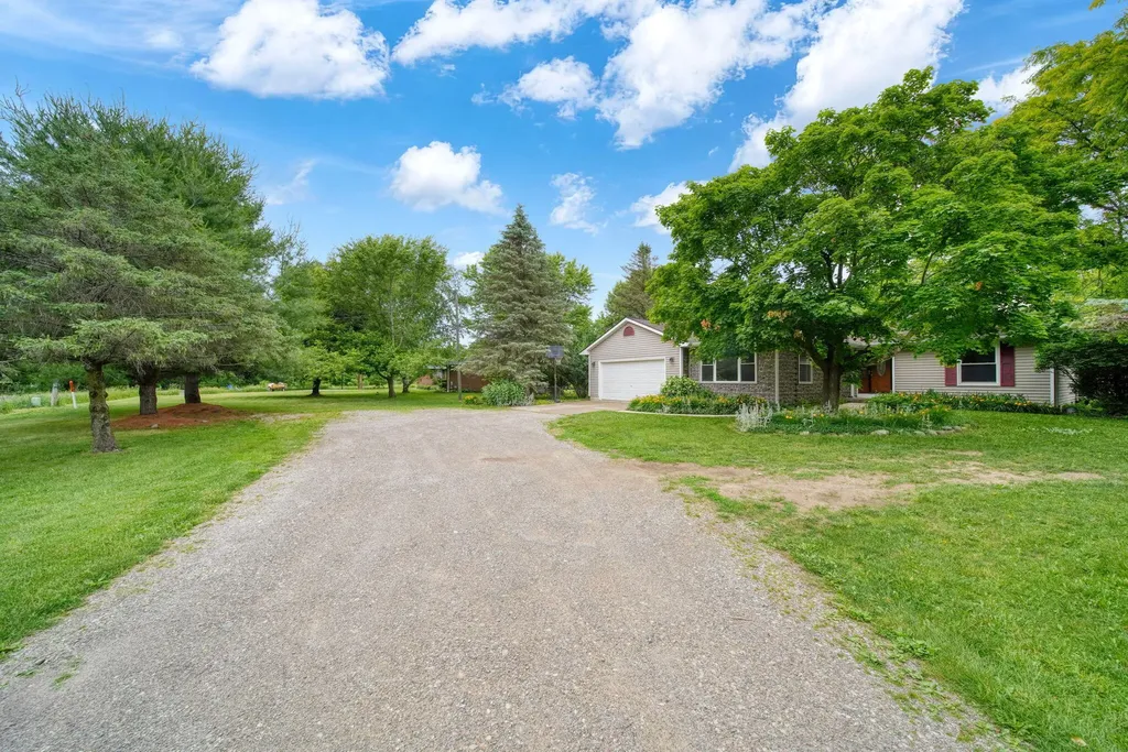 14018 E Austin Road Manchester Township MI 48158
