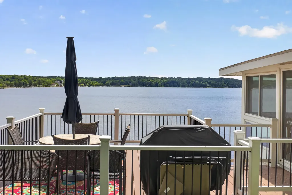 14 The Boulevard Franklin Township MI 49265