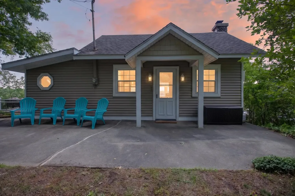 14 The Boulevard Franklin Township MI 49265