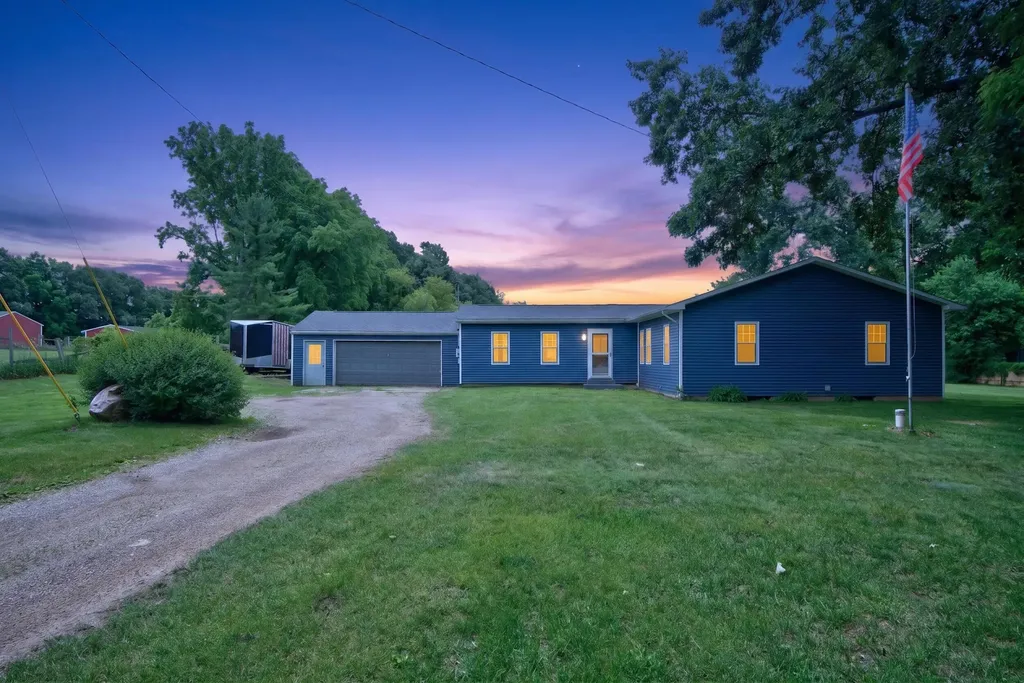 8959 Gordon Road Tompkins Township MI 49269
