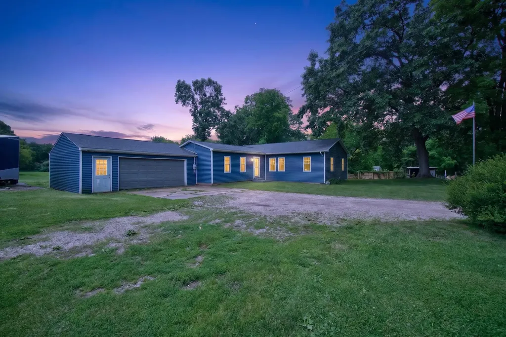 8959 Gordon Road Tompkins Township MI 49269