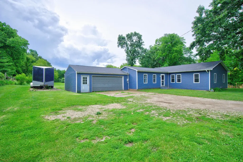 8959 Gordon Road Tompkins Township MI 49269
