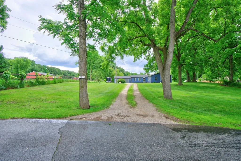 8959 Gordon Road Tompkins Township MI 49269