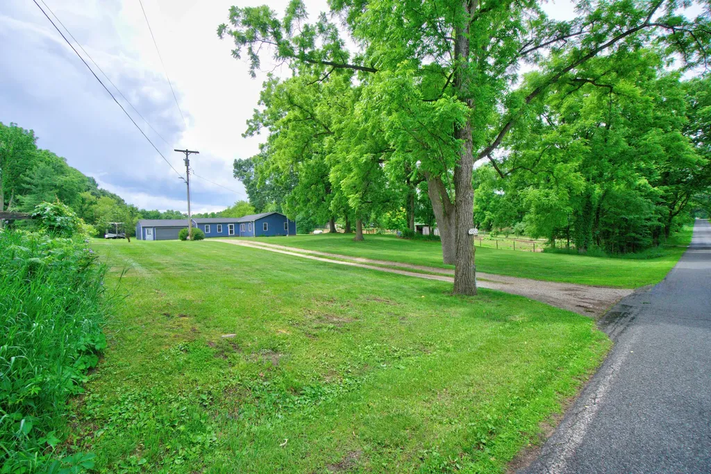 8959 Gordon Road Tompkins Township MI 49269