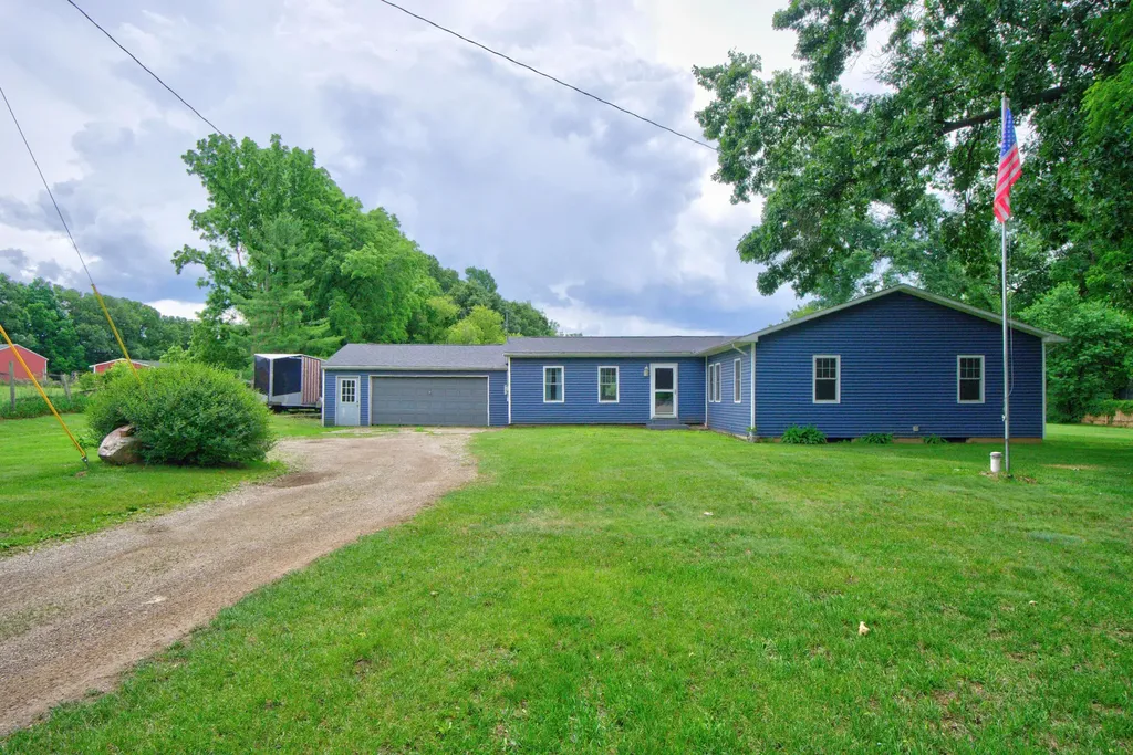 8959 Gordon Road Tompkins Township MI 49269