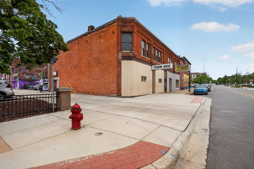 109 E Cortland Street Jackson City MI 49201