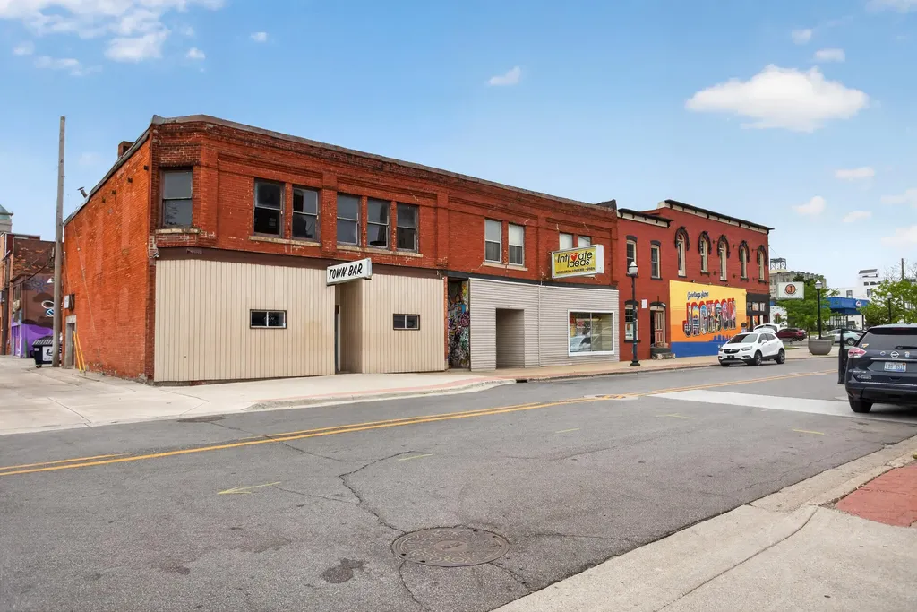 109 E Cortland Street Jackson City MI 49201