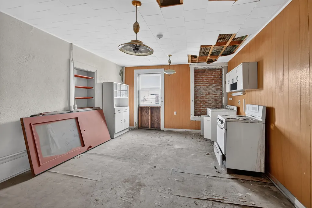 109 E Cortland Street Jackson City MI 49201