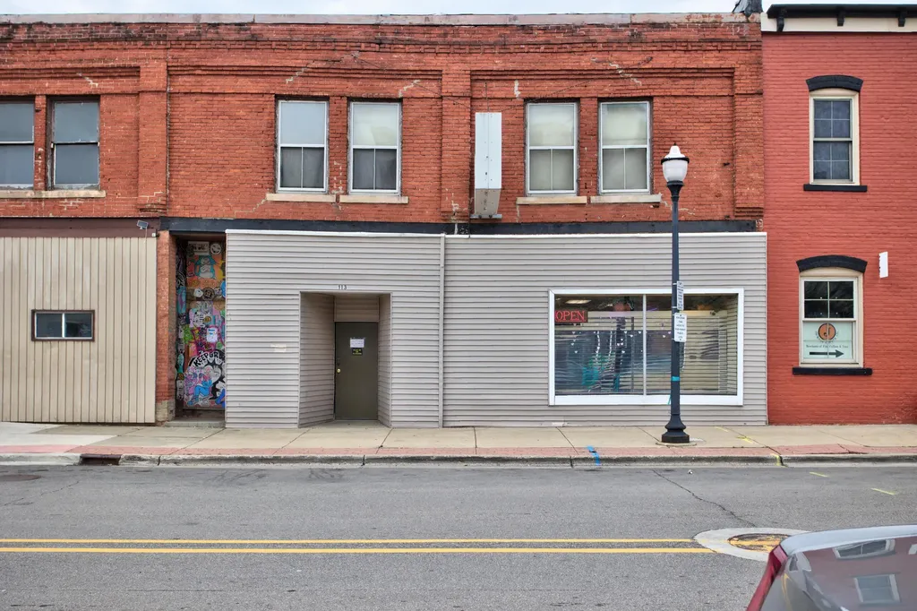 109 E Cortland Street Jackson City MI 49201