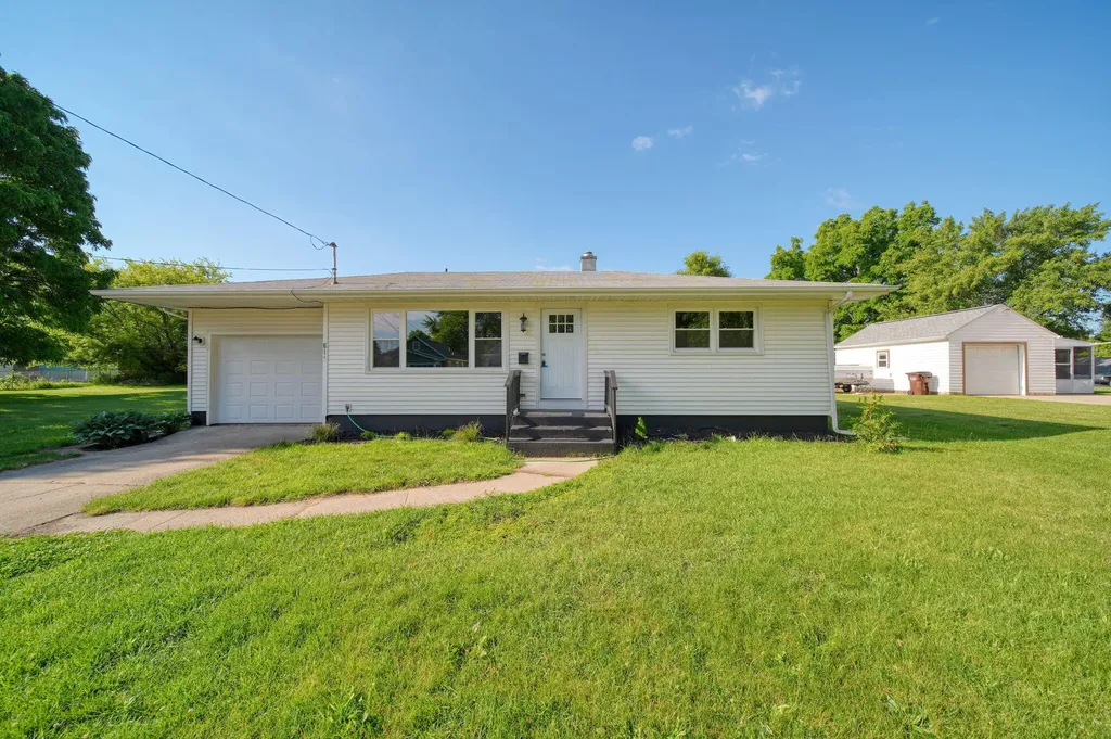 615 Rock Street Jackson City MI 49202