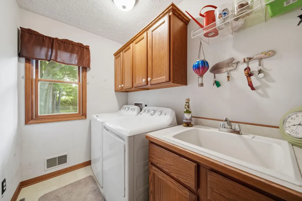 11860 Millstone Drive Grand Ledge City MI 48837