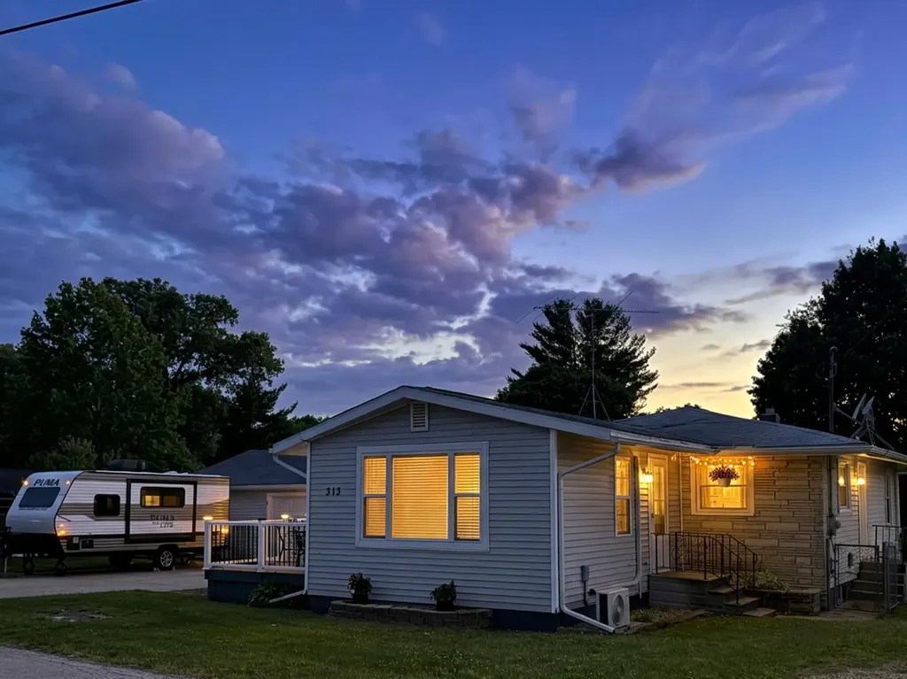 313 Ackerson Lake Drive Napoleon Township MI 49201