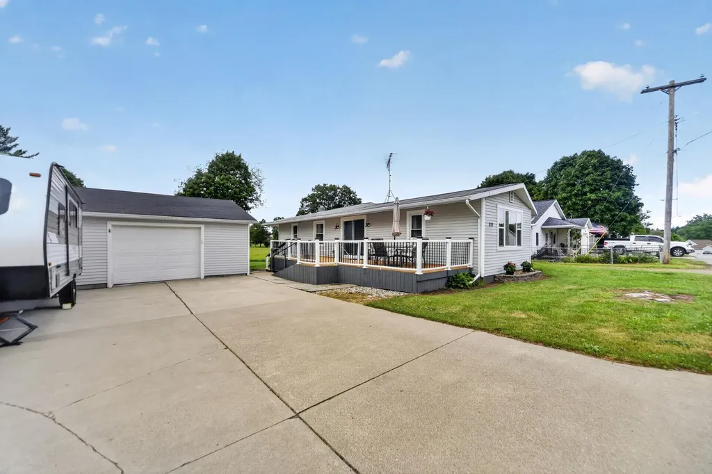 313 Ackerson Lake Drive Napoleon Township MI 49201