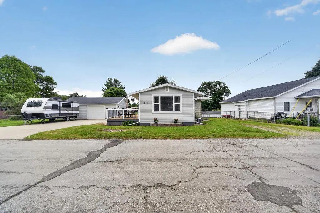 313 Ackerson Lake Drive Napoleon Township MI 49201