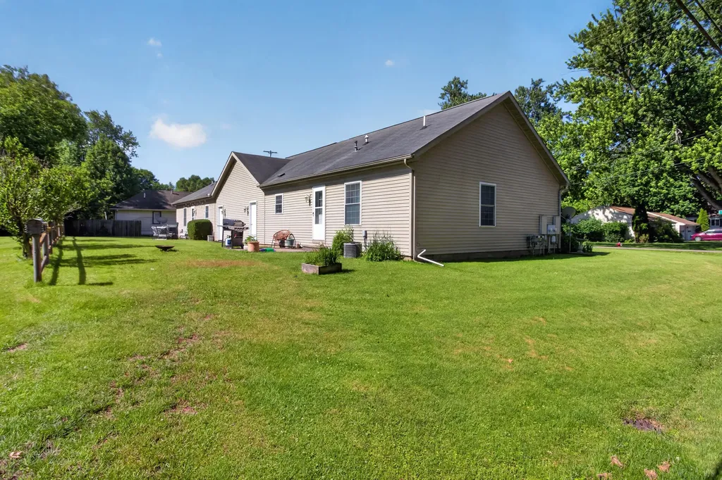 513 19th Street Summit Township MI 49203