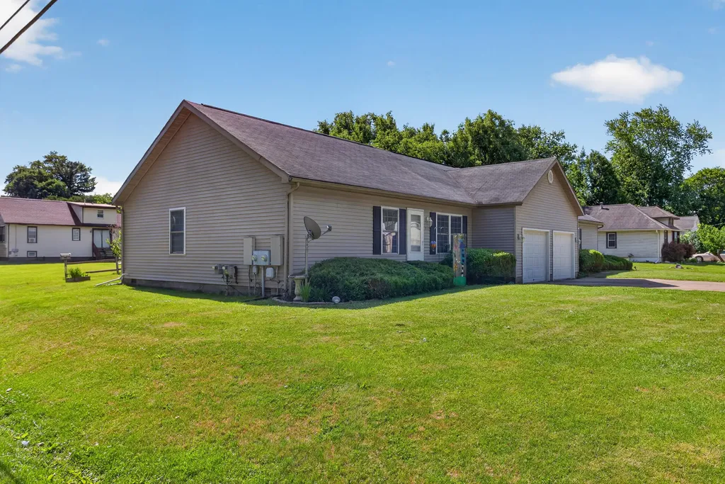 513 19th Street Summit Township MI 49203